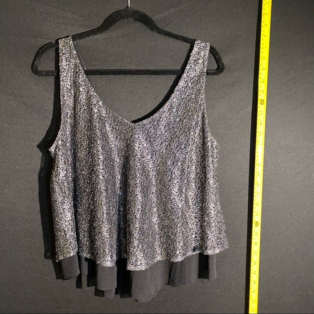 Express Top, Size L - Picture 2 of 3